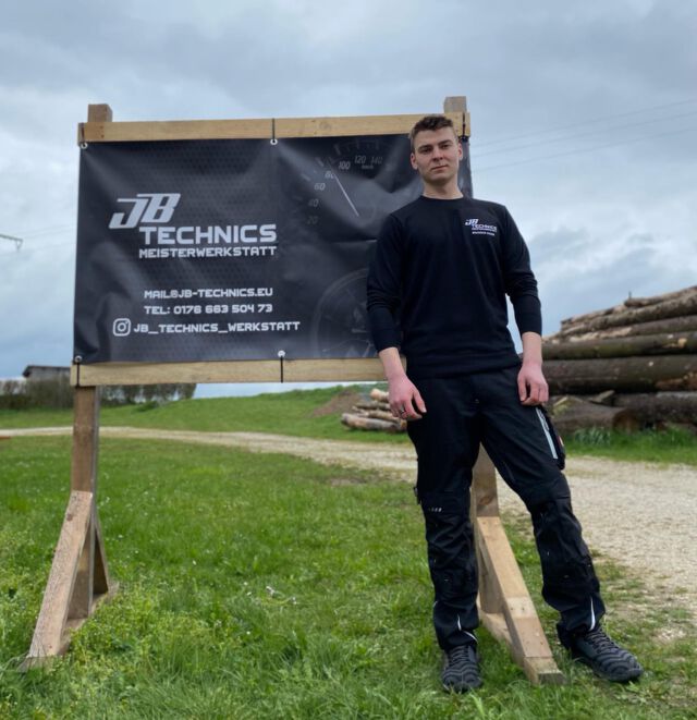 Servus 👋

Ich bin Branden Jakobi, Inhaber und Kfz-Mechatronik Meister, der Firma JB-Technics.

Ich habe ab heute, 17.04.2023, meine Türen für Euch und Eure Autos geöffnet!